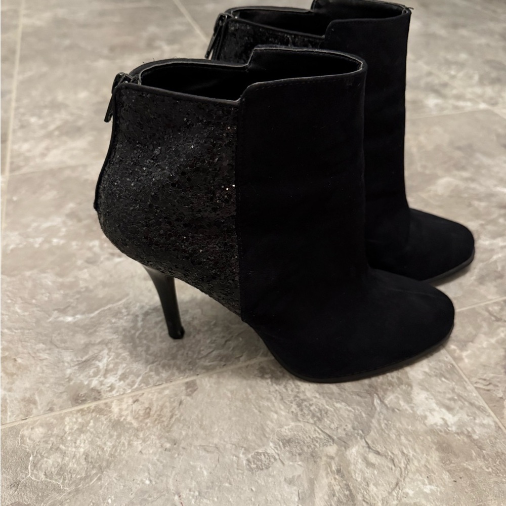 Elegant Black Ankle Boots